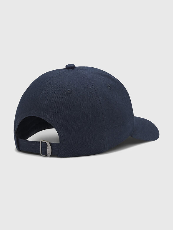 Cap with visor and logo detail - 3