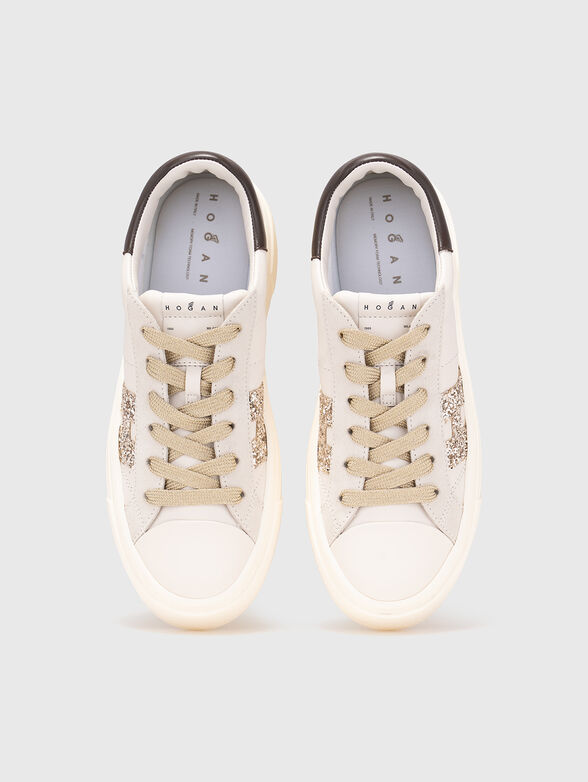 Sneakers with a logo featuring shiny elements - 6