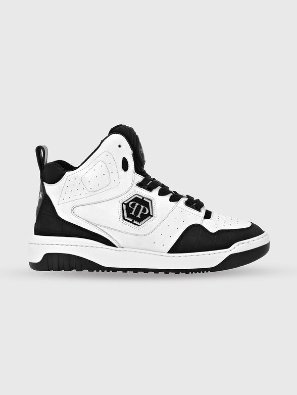 Sports shoes with contrasting elements - 1
