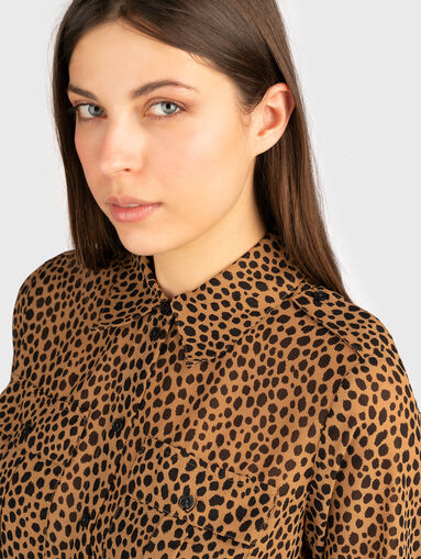 Long sleeve shirt with animal print - 4