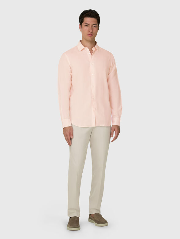 Pink shirt made of a linen blend - 2