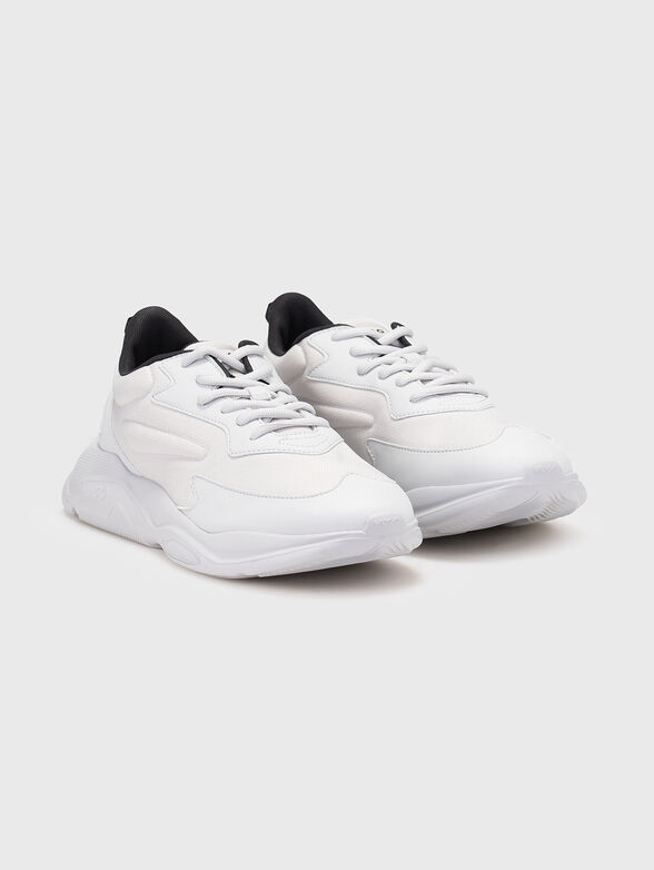 Sports shoes with logo - 2