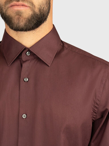 Long-sleeved shirt in burgundy color - 4