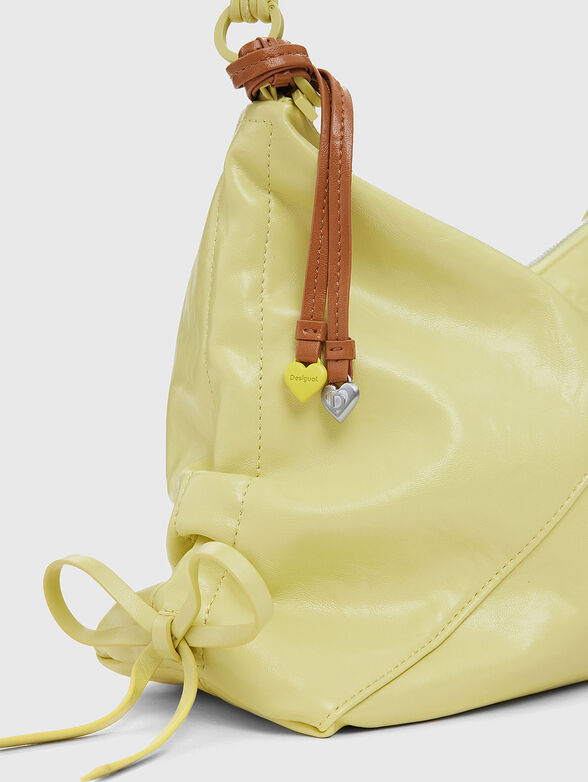 Bag with accent handle - 5