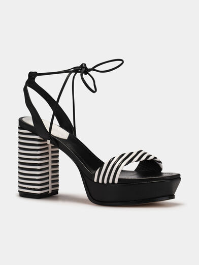 Sandals with accents in black and white - 2