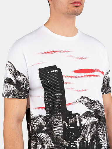 White T-shirt with print - 4