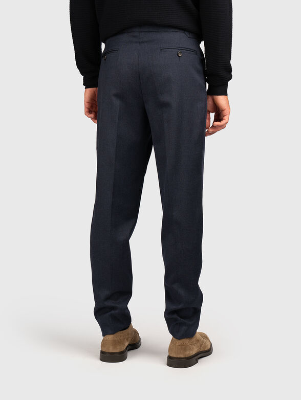 Trousers with cuffs and pockets - 2