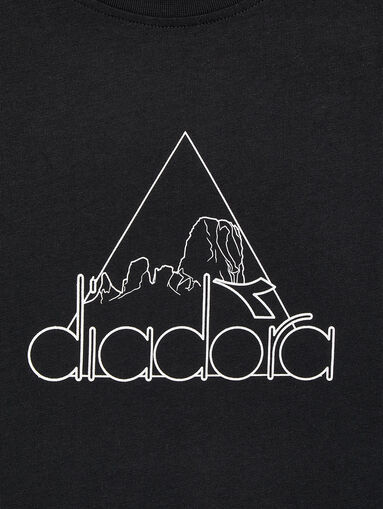 Unisex T-shirt with an accent logo print - 4