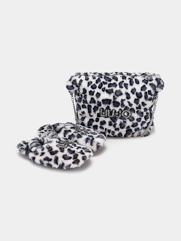Set of slippers and a bag with a leopard print - 1
