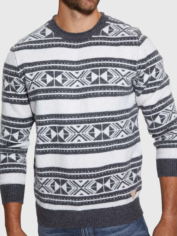 Jacquard oval neck sweater - 4