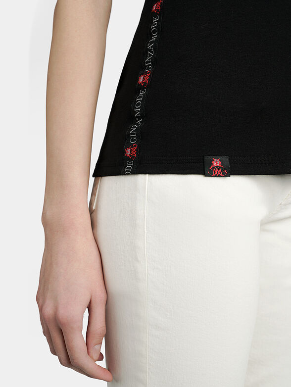 Black t-shirt with logo details - 5