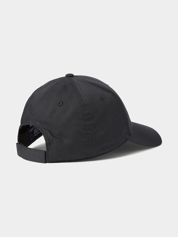 Black baseball cap with metal logo - 2