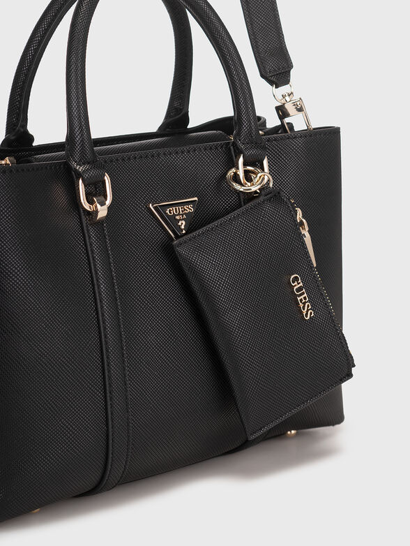 Bag with removable accessory - 5