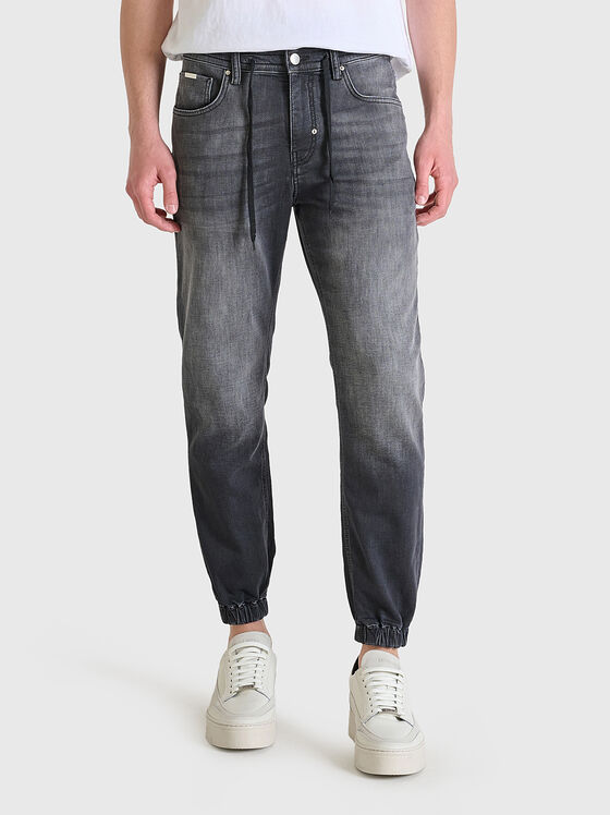 Дънки JAKE с връзки на талията - 1