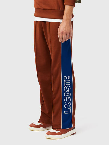 Sports trousers with contrast trims - 3