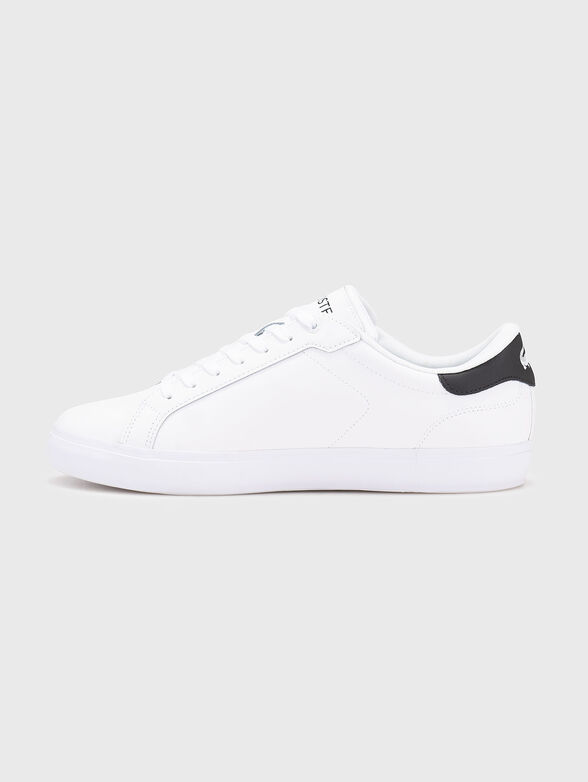 White sports shoes with logo detail - 4