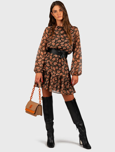 Dress with floral print and contrasting belt - 5