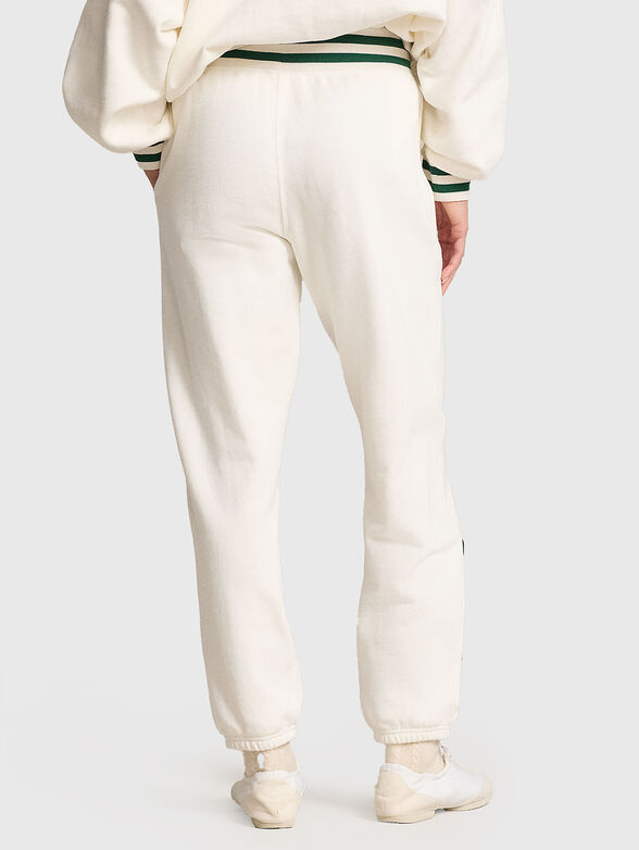 Sports pants with contrasting elements - 2