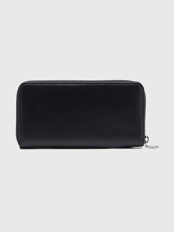 Wallet with embossed logo - 1