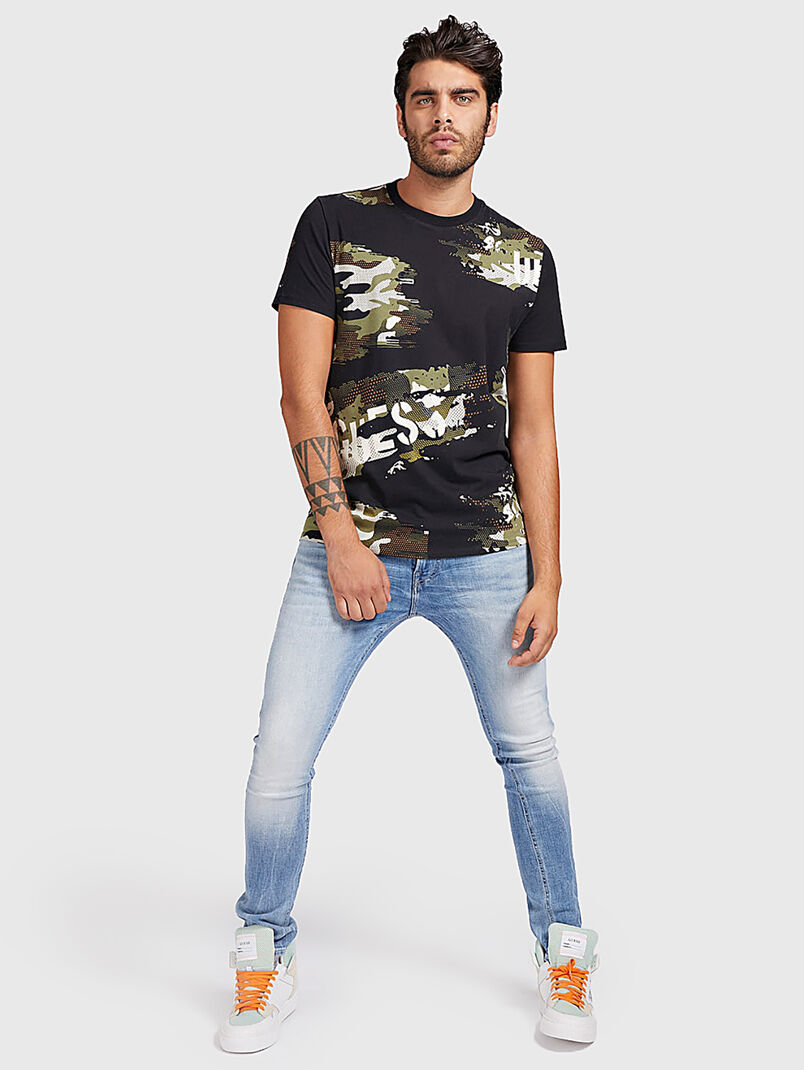 Black t-shirt with camouflage print - 3