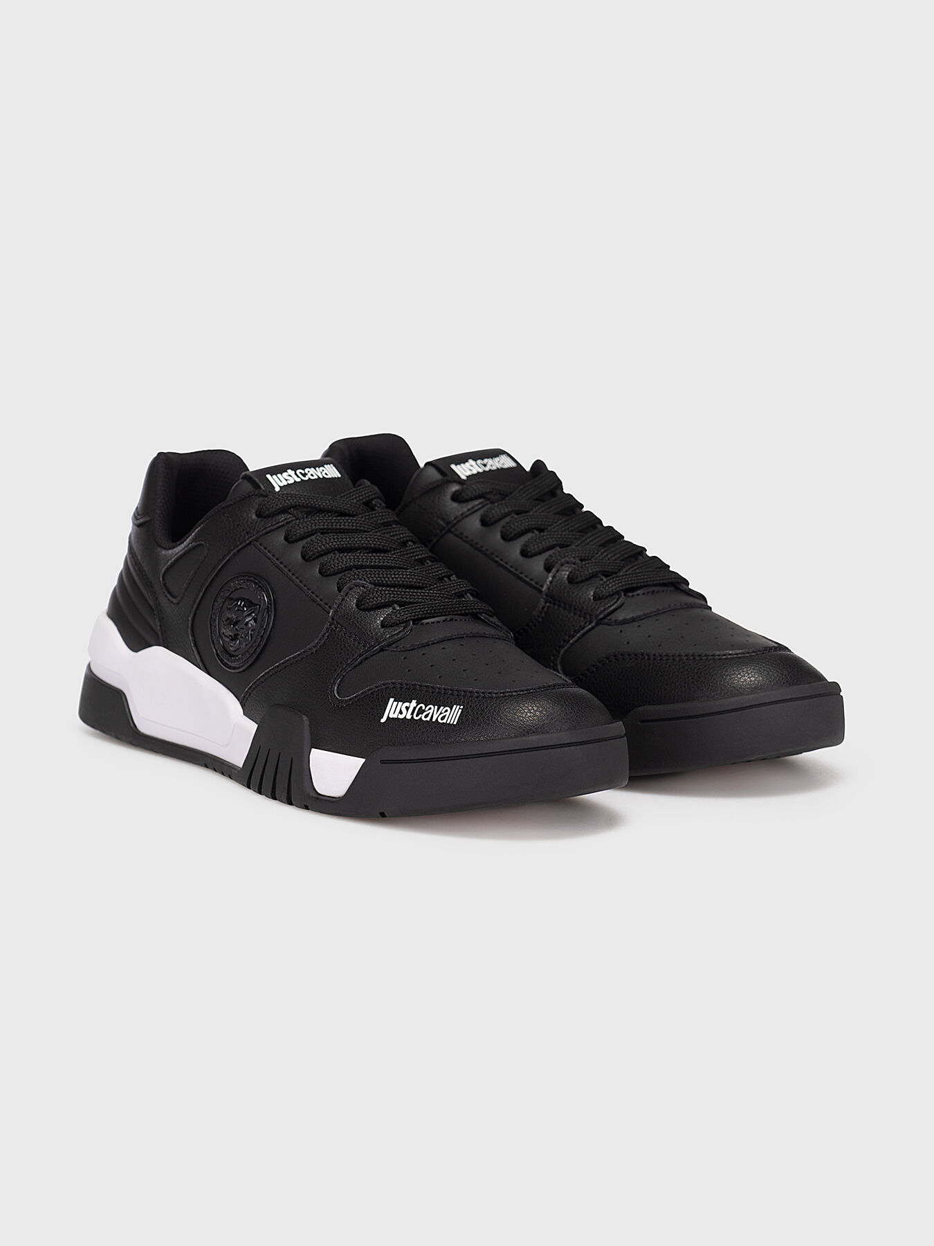 スニーカー JUST CAVALLI Woman Sneakers Black 78RA3SL9ZPA71 899 Shop Just Cavalli Women Black Solid Lace-up Sneakers Online