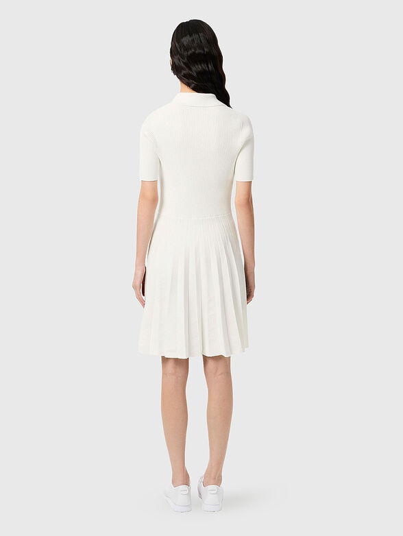 Pleated mini dress with short sleeves - 2