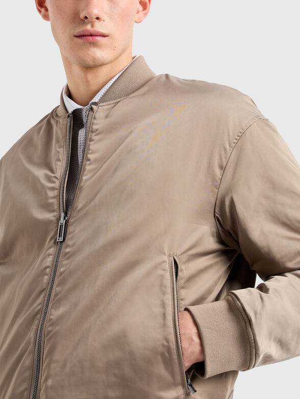 Reversible bomber jacket in beige - 5