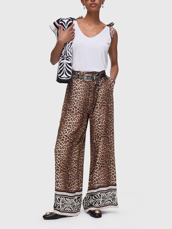 Animal print pants - 4
