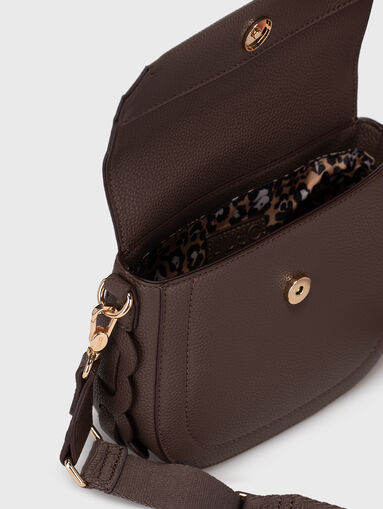 Adjustable strap crossbody bag  - 5