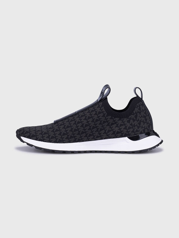 Slip on sports shoes MILES with monogram logo print - 4