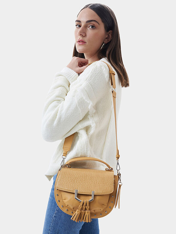 Shoulder bag with art details - 2