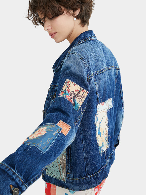 Denim jacket with floral motifs - 4