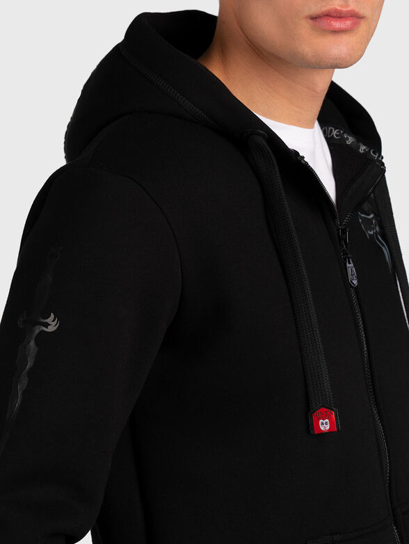 Hooded sweatshirt and zipper - 4