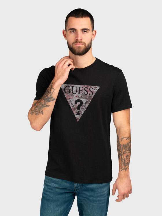 Черна тениска с триъгълен лого принт - 1