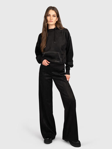 Sports trousers with logo - 5