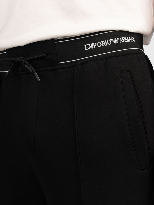 Trousers with contrasting logo accent - 3