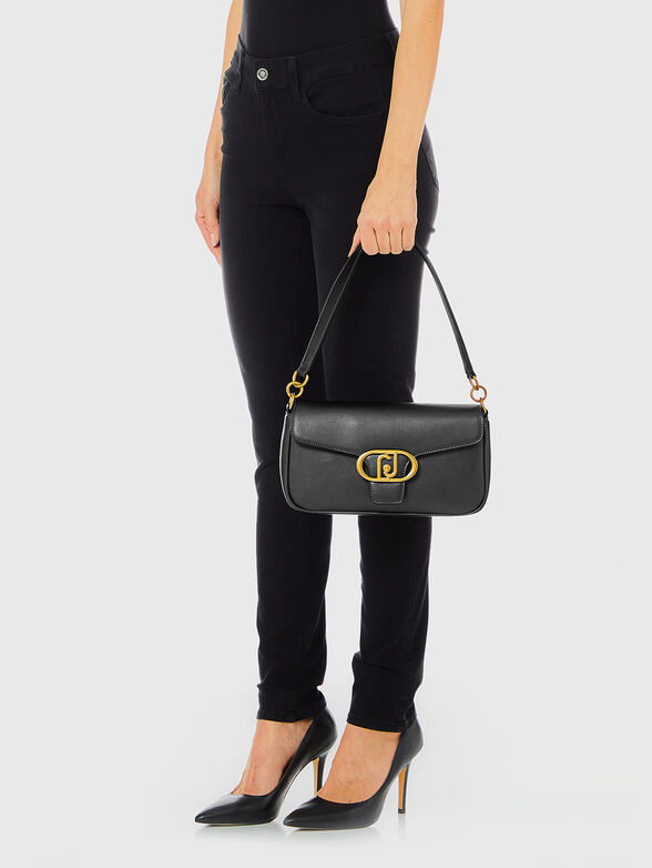 Beige crossbody bag with gold details - 2