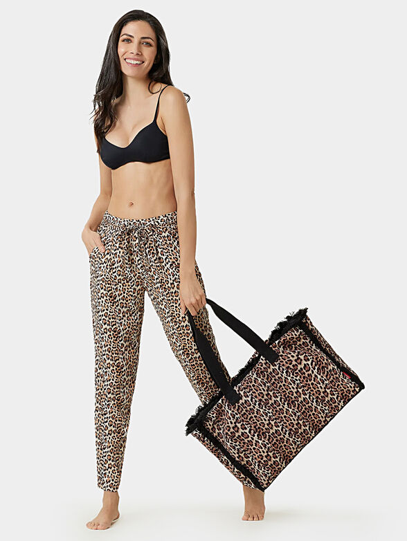 WILD CASHMERE beach bag with animal print - 3
