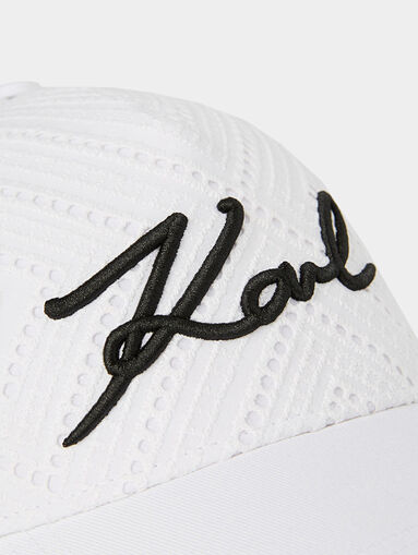 White cap with embroidery - 4