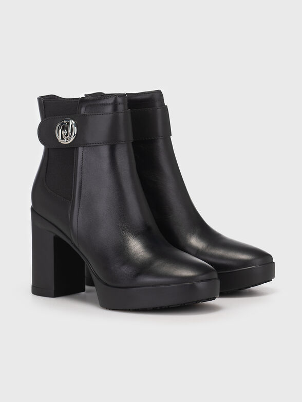 NOW 35 boots in black - 2