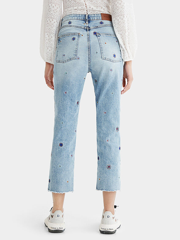 Jeans with embroidered details - 3