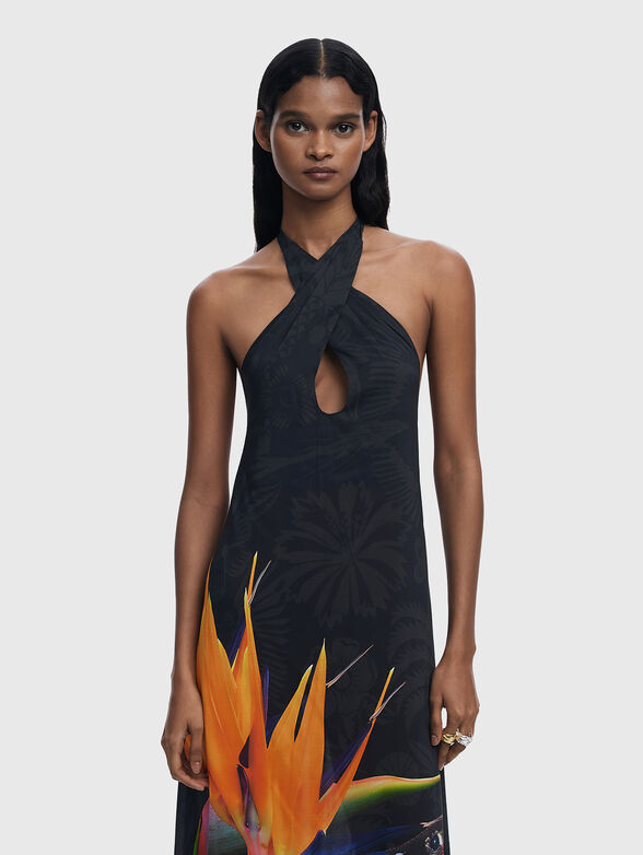 Maxi dress with halter neckline - 4