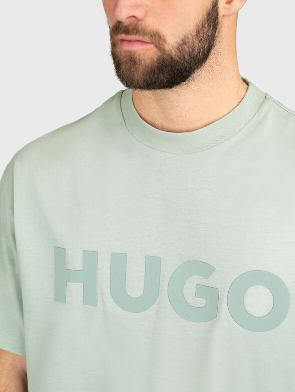 Cotton T-shirt with oval neckline in beige - 4