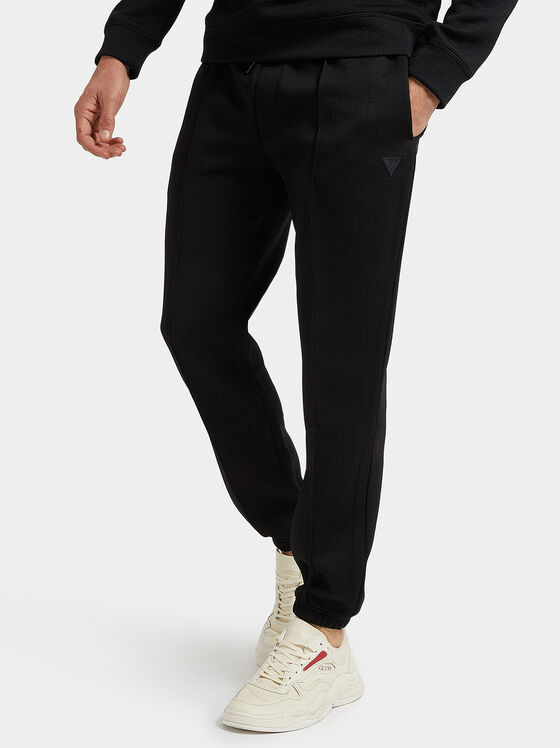 Черен панталон с лого патч - 1