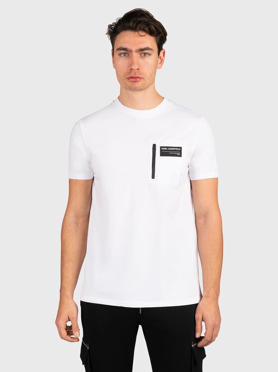 Бяла тениска с акцентен джоб - 1