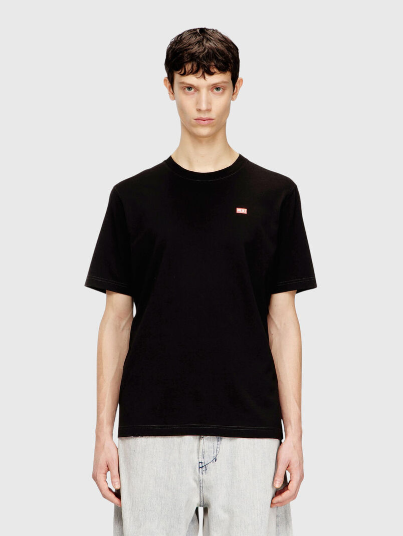 Black t-shirt - 3