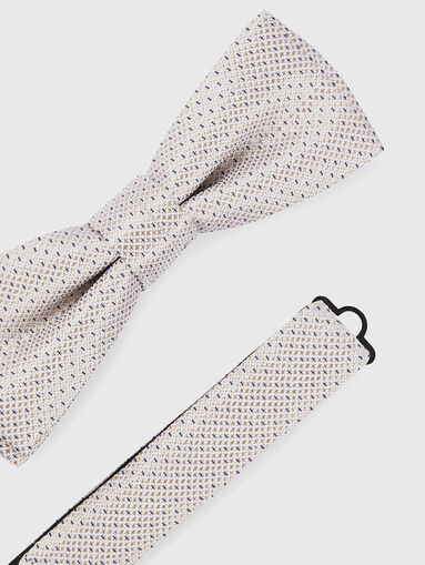 Bow tie and pocket square in silk-blend jacquard in beige - 3