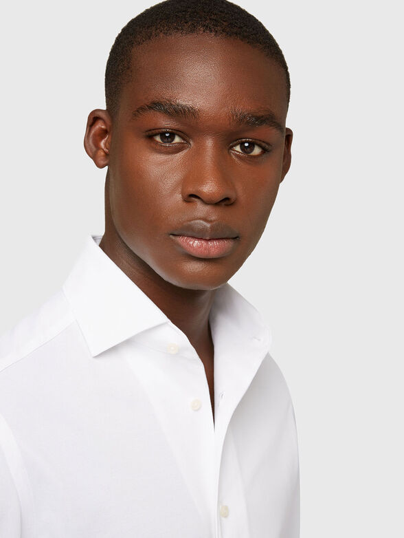 White shirt made of cotton blend - 4