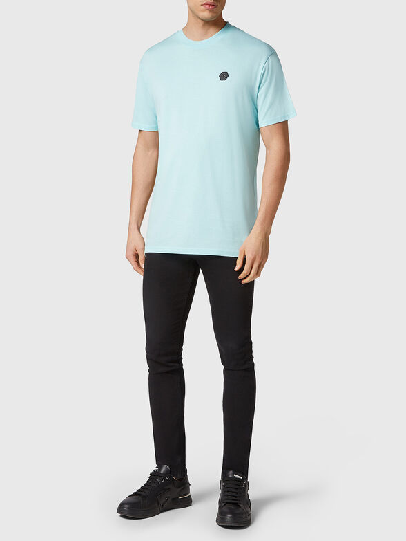 Black cotton T-shirt with a gothic logo print - 4