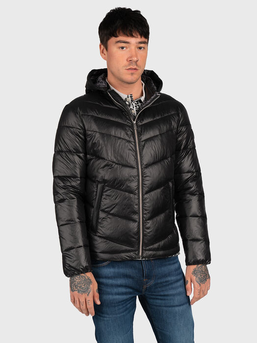 Padded jacket in black color with logo patch